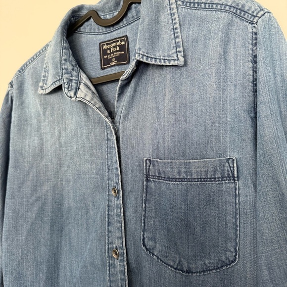 Abercrombie & Fitch Denim Blue Button-Down Shirt - Picture 8 of 11